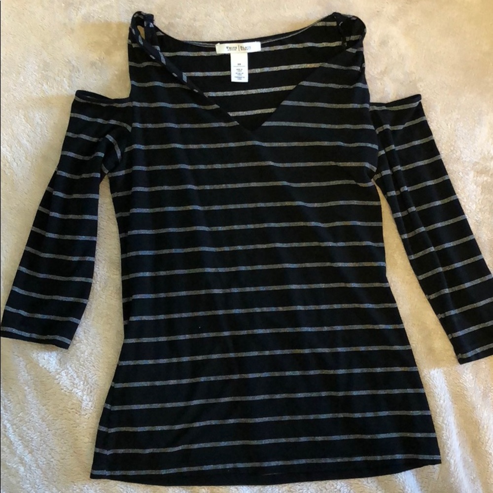 Cold shoulder t shirt sx